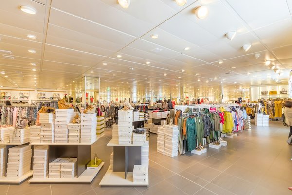 How is technology changing the landscape of retail shopping?
